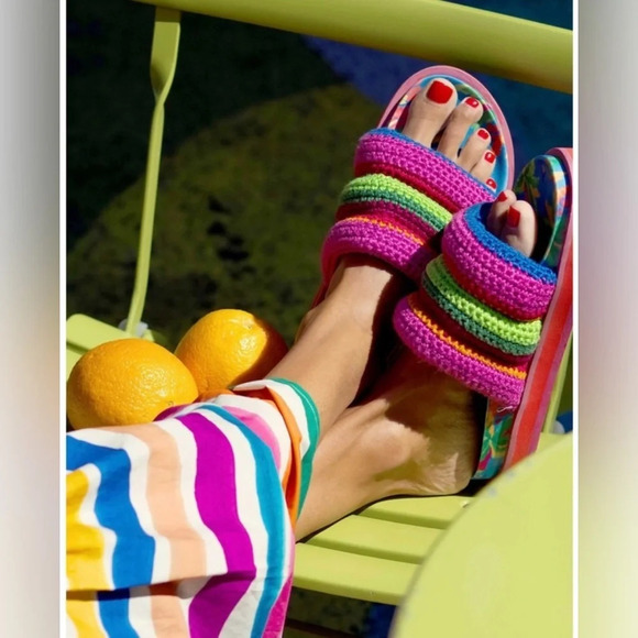 Farm Rio Blue Macaw Crochet Anatomic Slide Sandal - Picture 7 of 12